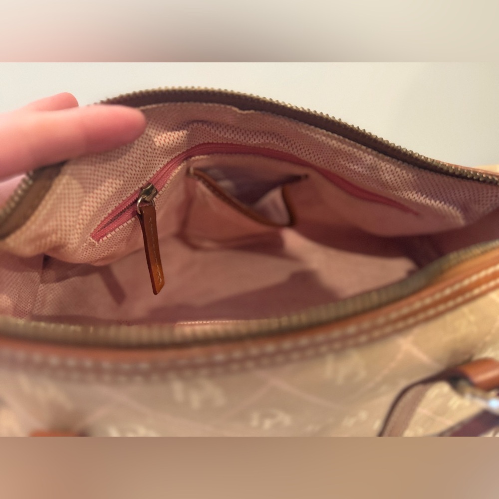 Dooney & Bourke purse - Picture 7 of 9